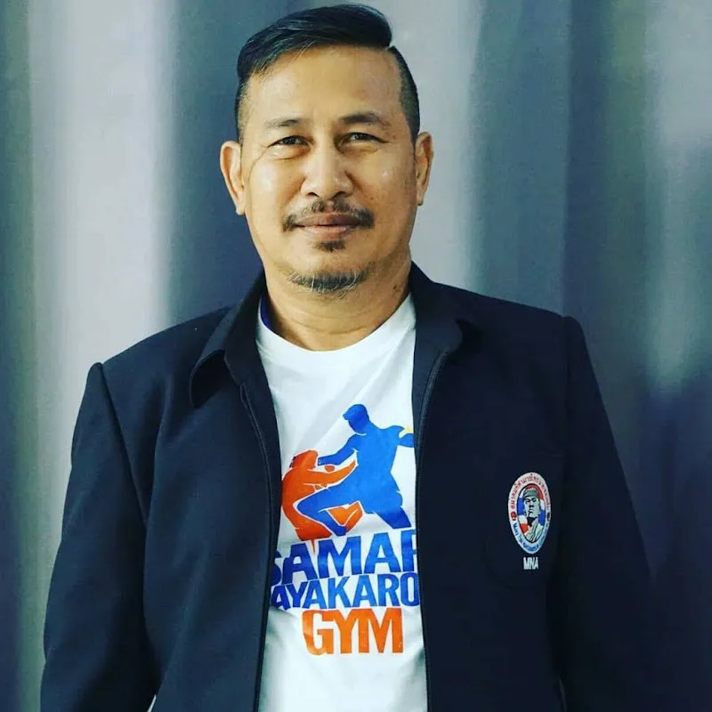 Tingtour Muaythai (เลาะเบิ่งมวย)