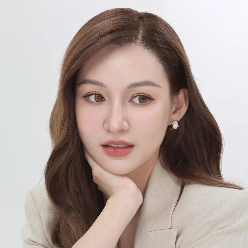 เพชรแพรว - PRAEW